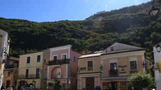 Maratea präsentiert sich als schmuckes Städtchen.