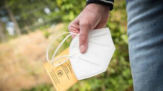 Impfpass und Maske haben weitgehend ausgedient. Einen Mund-Nasen-Schutz muss man nur noch in Gesundheitseinrichtungen, Bus und Bahn tragen.
