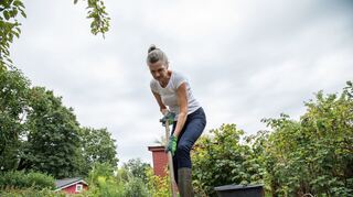 Bei älteren Immobilien kann der Gartenausbau teuer werden.