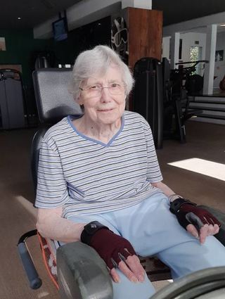 Margarethe Holzmann (80) beim Training.