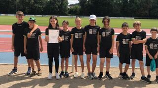 Die Schulmannschaft der Friedrich-Fröbel-Schule kam beim Leichtathletikwettkampf auf den dritten Platz.