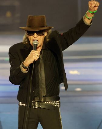 Mitte 70, aber immer noch so unverkennbar wie immer: Udo Lindenberg in der SAP Arena.
