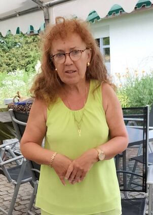 Iris Welling setzt in ihren Schönau-Krimis auf schwarzen Humor.