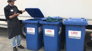 Pro Tag kommt Küchenchef André Rosso mit höchstens drei Mülltonnen aus. „Das geht nur, weil wir nichts in Plastik kaufen, sondern nur in Körben", sagt er.