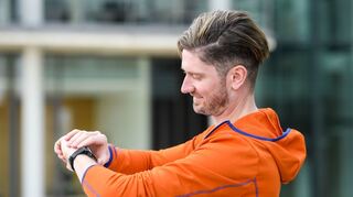 Laufzeit im Blick behalten: Strecke immer neu ans Tempo anpassen.