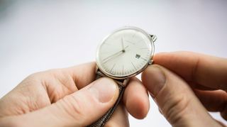 Die Frage ist: Zeiger vor- oder zurückdrehen?
