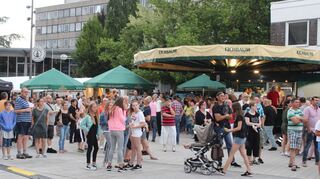 Ab Freitag wird auch auf dem Apostelplatz wieder gefeiert.