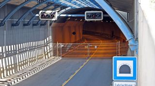 Seit dem 3. August 2021 ist der Fahrlachtunnel in beide Richtungen vollgesperrt. Zuletzt musste die Stadt die Wiederöffnung verschieben.