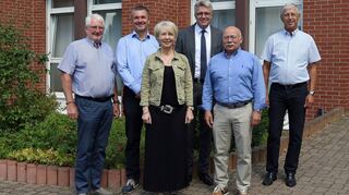 Der neue Vorstand und Stfitungsrat: Hans-Jürgen Brems (v.l.), Rüdiger Engert, Silke Vetter-Kissel, Claus Diehlmann, Lothar Litters und Peter Jakob.