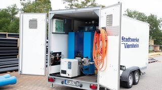 Mit der mobilen Heizzentrale der Stadtwerke könnte ein kommunales Gebäude vorübergehend von Gas auf die Versorgung mit Öl umgestellt werden.