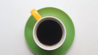 Schwarz wie die Nacht, aber ist dieser Kaffee auch bekömmlich?