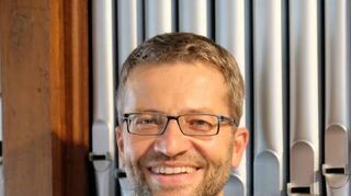 Von oben im Uhrzeigersinn: Die Organisten Stefan Schmidt, Tobias Horn sowie Heike Ittmann und Jörg Josef Schwab.