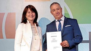 Rainer Bade (r.) mit Schulpräsidentin Anja Bauer.