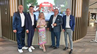 Palazzo-Team Rolf und Tom Balschbach, Sommelière Natalie Lumpp, Gregor Spachmann und Sparkassen-Vorsitzender Stefan Kleiber (v. l.).