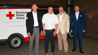 Die neue DRK-Führung: v.l. Günther Seyfferle, Tobias Locher, Ingo Jakschies und Alexander Reinhold vor der Kulturhalle Feudenheim.