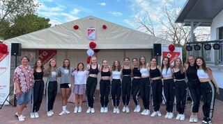 Aushängeschild der TG Bobstadt: die Tänzerinnen. Aktive von Mio und Neo zeigen beim Sommerfest direkt ihr Können. Vorsitzende Manuela Lau (l.) freut sich.