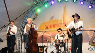 Swingen auf der Sommerbühne: Andreas Rathgeber (v.l.), Christian Hotzel, Tom Beisel und Marcus Stoll.