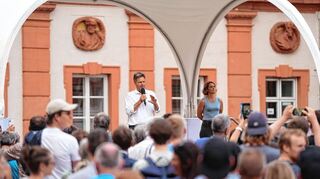 „Hau ab!“ schallte es Robert Habeck von Demonstranten in Bayreuth entgegen.