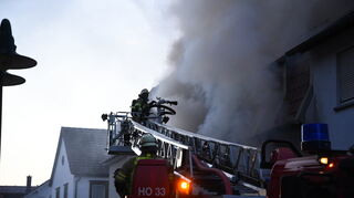 Am Samstagmorgen ist ein Einfamilienhaus in Flammen geraten.
