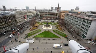 Videokameras am Stadthaus über dem Paradeplatz. Mit ihnen wurde hier etwa der Brand in einem Corona-Testcenter aufgeklärt.