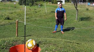 Eingelocht: Am Donnerstag beginnt im pfälzischen Dirmstein die Weltmeisterschaft im Fußballgolf. Wulf Ingermann peilt nichts anderes als den Titel an.