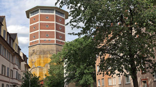 1940 errichtet: Erst Bunker, dann Bunkerhotel, später Wasserturm und heute eine der speziellsten Veranstaltungsorte Ludwigshafens: der „KulTurm“ in der Rollesstraße im Hemshof.