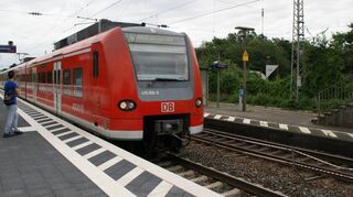 Eine Regionalbahn am Bahnhof Heddesheim/Hirschberg: Von hier aus sind alle Ziele erreichbar, die wir in unserer Sommerserie „Abgefahren“ beschreiben.