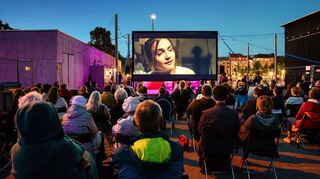 Die Freilichtkino-Reihe (hier ein Bild von 2021) findet in diesem Jahr zum vierten Mal statt.