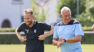 Gute Laune: Marc Schnatterer (l.) mit dem neuen Waldhof-Trainer Christian Neidhart.