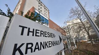 Im Theresienkrankenhaus in Mannheim mussten wegen der Corona-bedingten Ausfälle sogar Operationen verschoben werden.