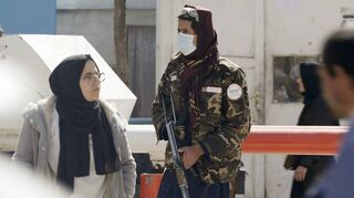 Vor allem Frauen werden seit der Machtübernahme durch die Taliban in ihren Freiheiten beschnitten und vom öffentlichen Leben weitgehend ausgeschlossen.