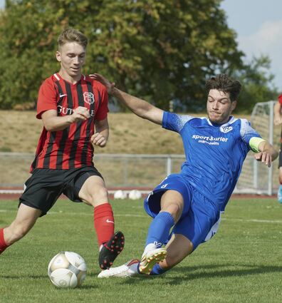 Stark begonnen, stark nachgelassen: Fortuna Heddesheim und Aydin Zeric (r.) mühten sich zu einem 2:1-Sieg gegen die TSG Weinheim mit Dominik Knauer.