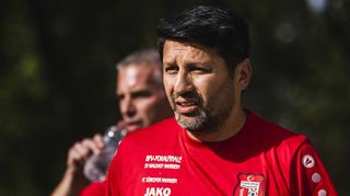 Trainer Feytullah Genc (vorne) und Bernd Wigand (im Hintergrund) wollen Türkspor wieder