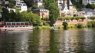 Der 43-Jährige, der am Dienstag aus dem Neckar in Heidelberg gerettet wurde, ist am frühen Mittwochmorgen in einer Klinik verstorben.