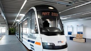 So sehen die neuen RNV-Fahrzeuge aus: Im Infocenter in der Viehhofstraße ist ein Vorführmodell zur Besichtigung ausgestellt.