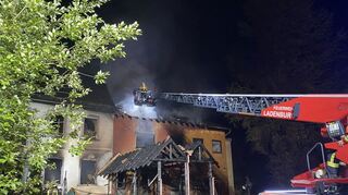 Auch die Drehleiter der Feuerwehr Ladenburg kam zum Einsatz.