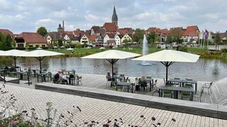 Gartenschau Eppingen: Blick auf den Stadtweiher und die Altstadt.