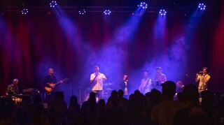 Ein überaus würdiges Finale für den zweiten Festivaltag: Jazzanova begeistern auf der Bühne am Weckerlingplatz.