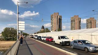 Verkehrschaos auf der Mannheimer Kurpfalzbrücke durch die Straßensperrungen in der Innenstadt, dem Jungbusch und der Neckarstadt.
