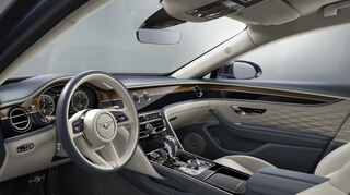 mid Düsseldorf - Nur vom Feinsten: das Interieur des Bentley Flying Spur.