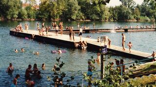 So sah es am Stollenwörthweiher früher aus, bevor die Pontons gesperrt wurden. Die Anlage muss demnächst abgebaut werden.