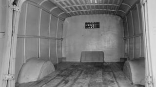 mid Groß-Gerau - Lieferwagen der 30er: Erst jetzt entdeckte Opel Fotos von dem kleinen Nutzfahrzeug.