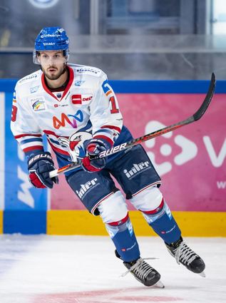Luca Tosto will sich im DEL-Kader der Adler Mannheim beweisen. Da Lean Bergmann bis Ende des Jahres nach Iserlohn ausgeliehen wird, sind seine Chancen gestiegen.