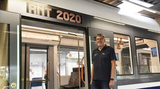 Lukas Schmidt (links) und Eric Benz aus Heidelberg bzw. Mannheim, beide Studenten, die öfter am Wochenende die RNV-Bahnen nutzen, sitzen schon mal Probe.