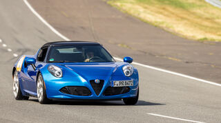 mid Bad Sobernheim - Mit dieser Schönheit durften wir auch ein paar Runden über den Track brausen - Alfa Romeo 4C Spider.