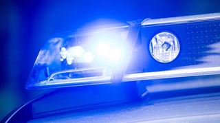 Die Polizei setzte bei der Suche nach dem Mann einen Hubschrauber und mehrere Hundestaffeln ein.