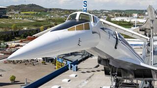 Die beiden Überschallflugzeuge Tupolev TU-144 (vorne) und Concorde F-BVFB in einer Aufnahme aus dem Jahr 2018.