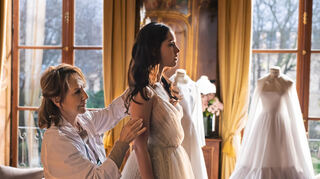 Szene aus dem französischen Film „Haute Couture“ mit Nathalie Baye (links).