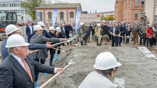 Nach dem symbolischen Spatenstich Anfang April 2019 hat sich auf dem Gelände des IB nichts mehr getan.