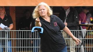 Volle Konzentration: die Mannheimerin Angelika Schneider beim Wurf.